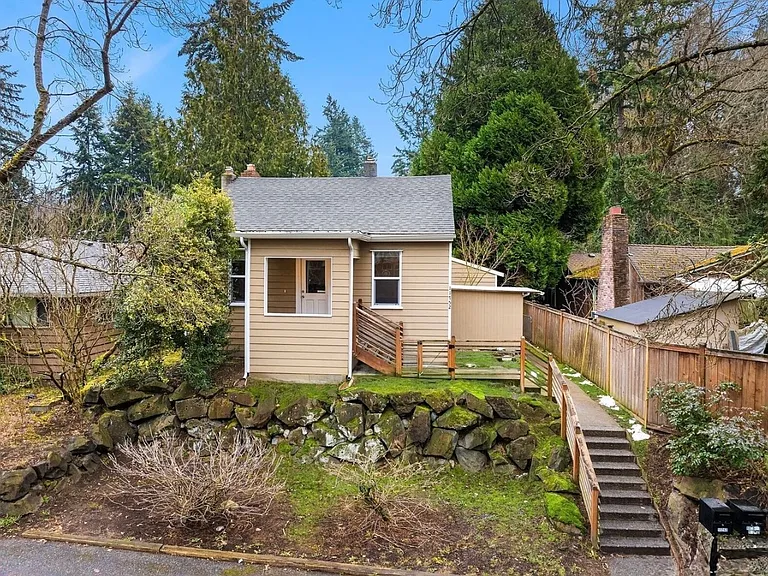 11752 35th Ave NE #B — Photo 1