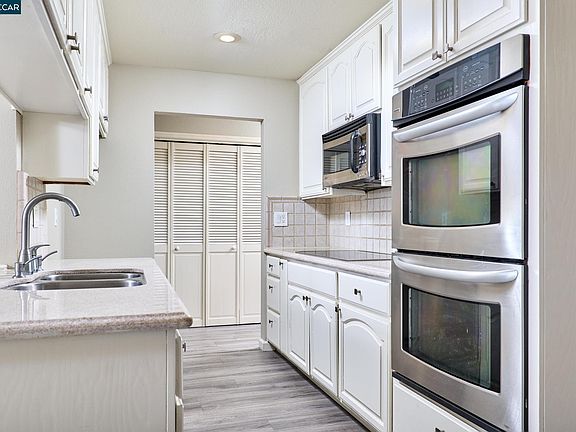 4th image of 2305 Riverton Way