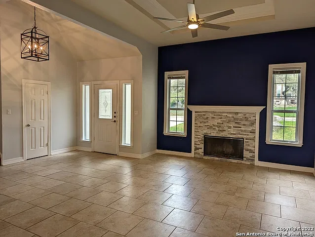 4 bed, 2.5 bath, 2826 sqft, $2,400 — Photo 4