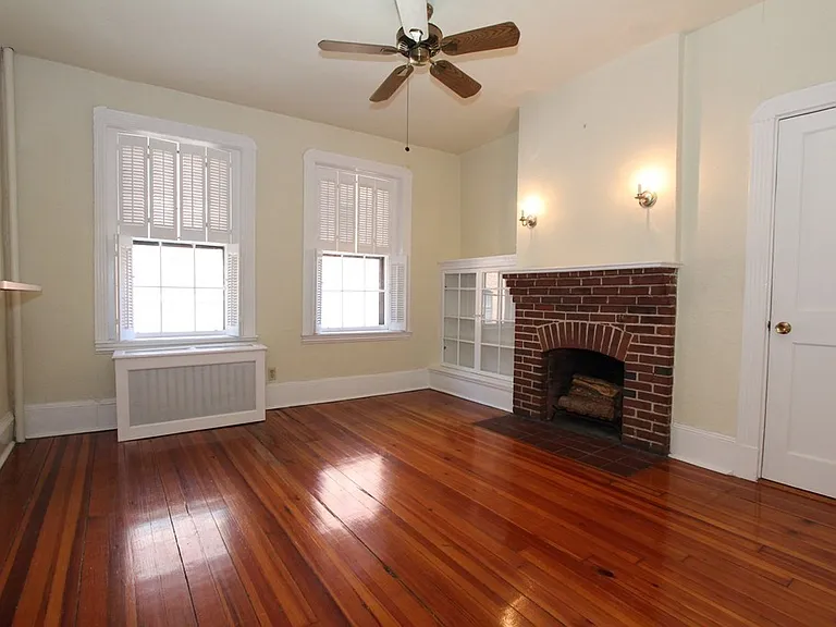 4 Phillips St #2 — Photo 2