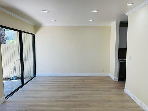 3rd image of 22135 Burbank Blvd Unit 1