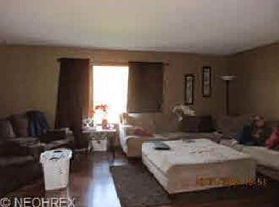 4th image of 395 Kent Dr
