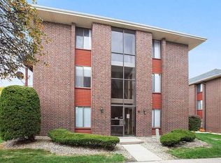 15820 Terrace Dr #O2, Oak Forest, IL 60452