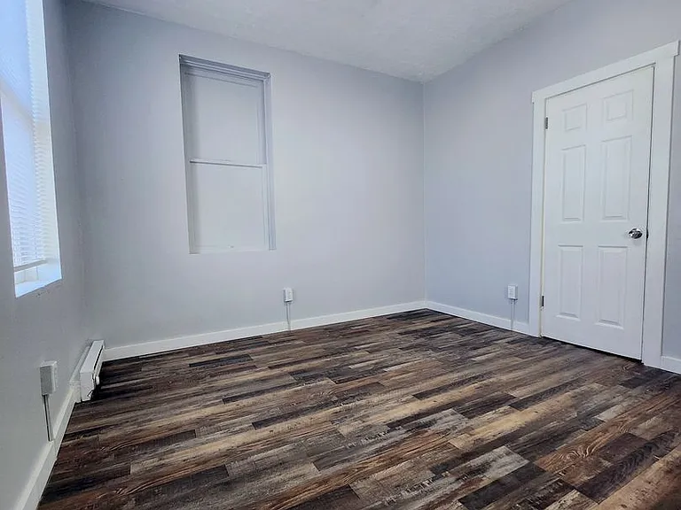 2228 N Astor St — Photo 3