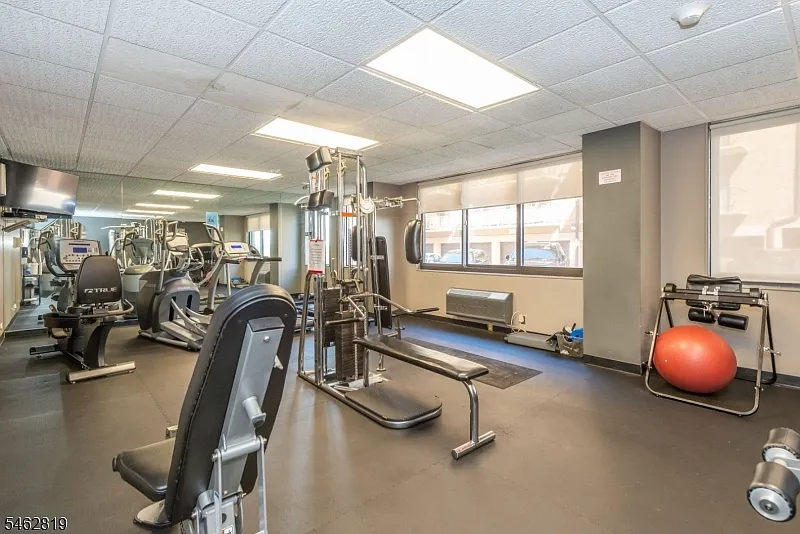 2 bed, 2.0 bath, $3,000 — Photo 2