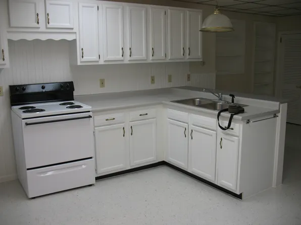 19 Ticonic St APT 3, Waterville, ME 04901