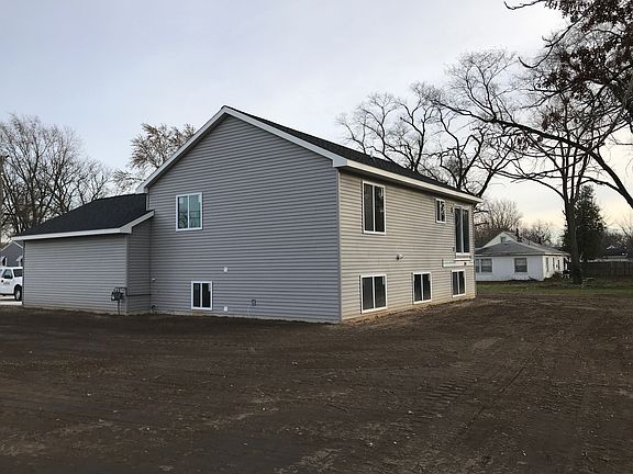 4th image of 364 44th St SE
