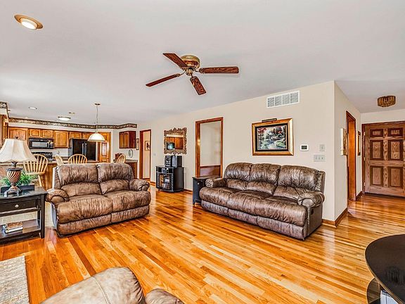 3rd image of 3878 Brown Farm Dr