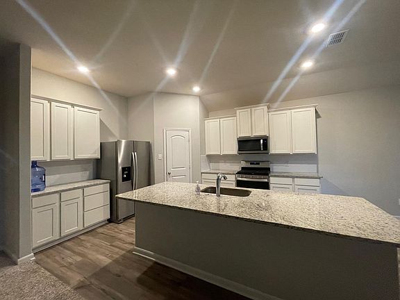 5th image of 1928 Liam Dr