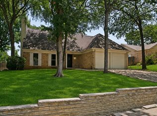 1706 Acorn Dr, Euless, TX 76039