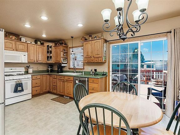 5th image of 642 Tanglewood Dr