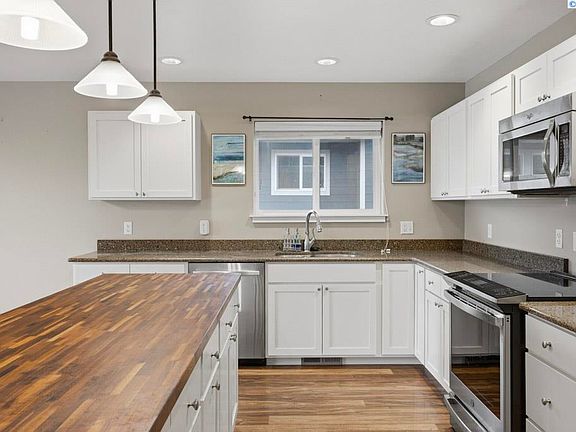 3rd image of 513 Harvest Loop