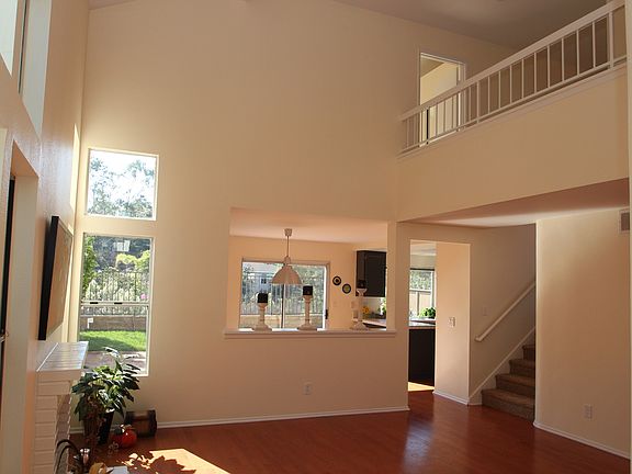 4th image of 1540 Harbor Dr