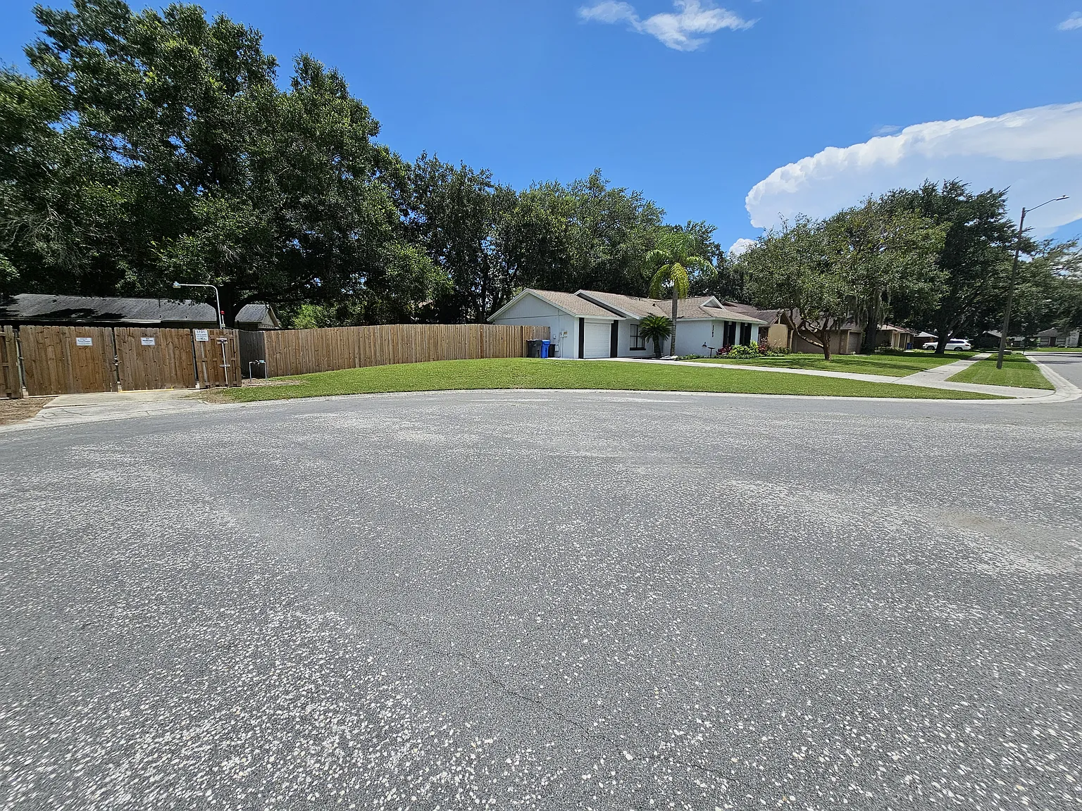 3 bed, 1300 sqft, $2,400 — Photo 2