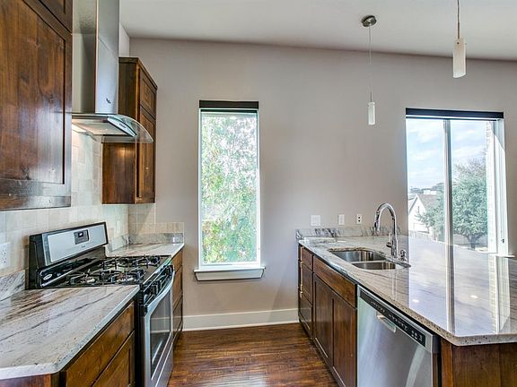 5th image of 844 Pennsylvania Ave Unit 260
