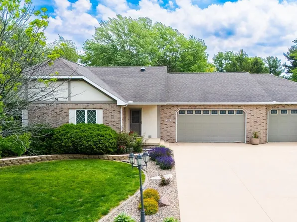 104 Conaghan Dr, Groveland, IL 61535