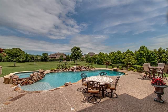 2nd image of 5604 Kelcourt Dr