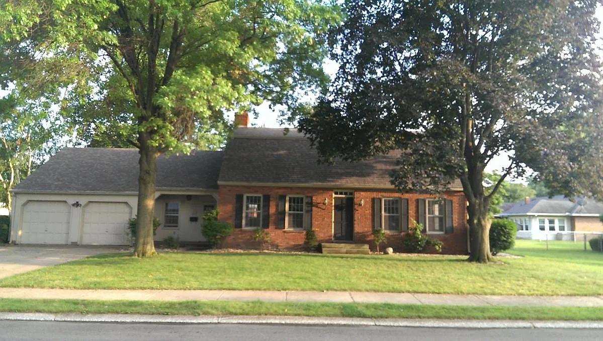 4 bed, 2700 sqft, $2,500 — Photo 1