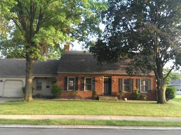 2022 Scottswood Cir, South Bend, IN 46617