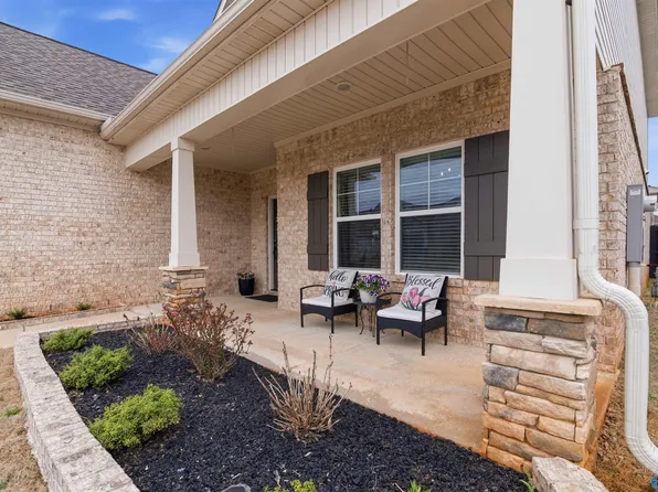 154 Brier Valley Dr, Meridianville, AL 35759