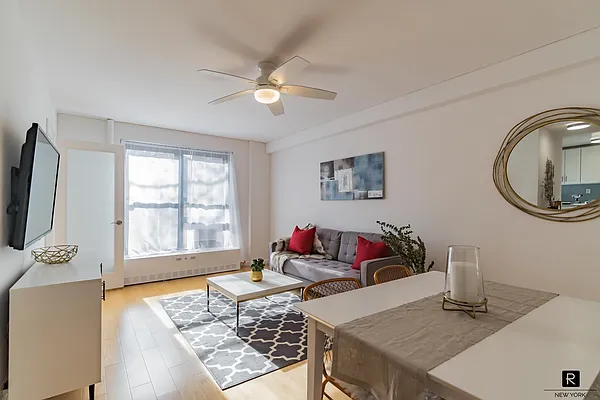 Sold by R New York | media 8