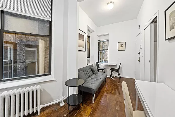 Rented by Voro, LLC | media 14