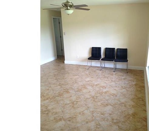 3rd image of 1456 SE 15th Ter