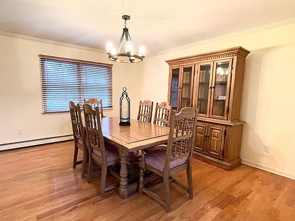 5th image of 84 Baiting Hollow Ln