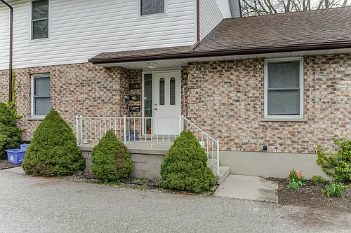 22 Clarence St #3 Photo 1