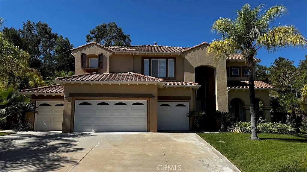 5 bed, 4.5 bath, 4136 sqft, $5,500 — Photo 1