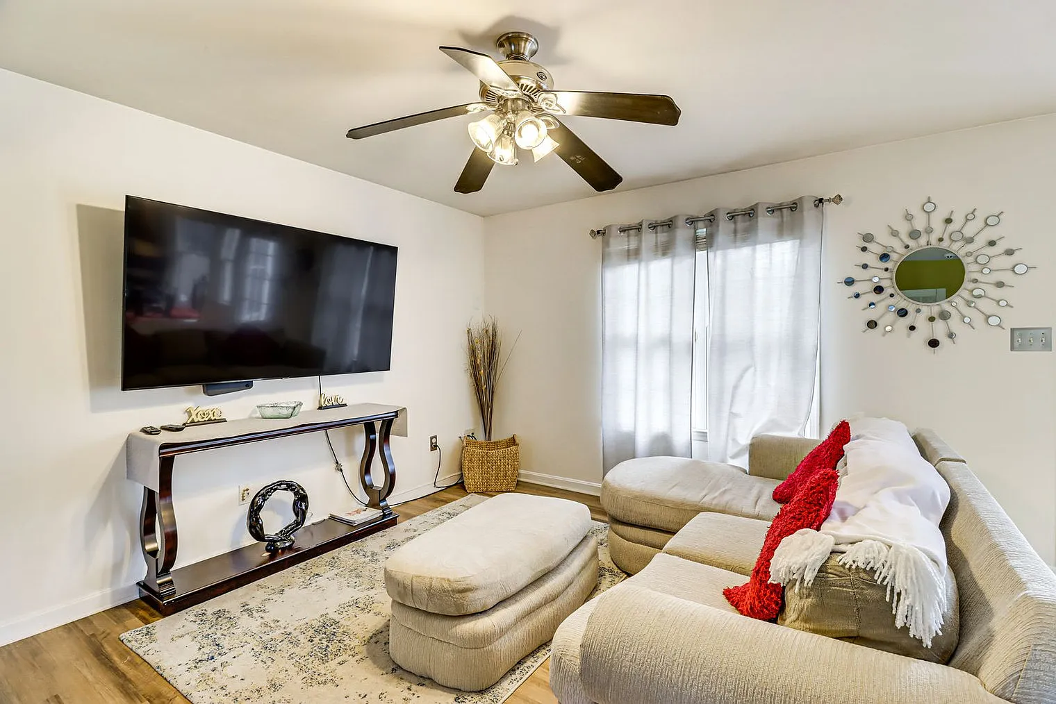 4 bed, 3.0 bath, 2895 sqft, $5,547 — Photo 1