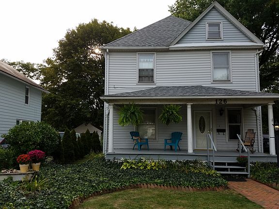 5th image of 126 Humbolt Ave