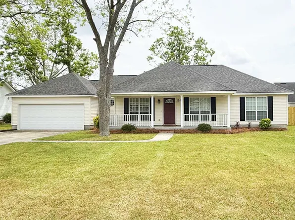 134 Pecan St, Ray City, GA 31645