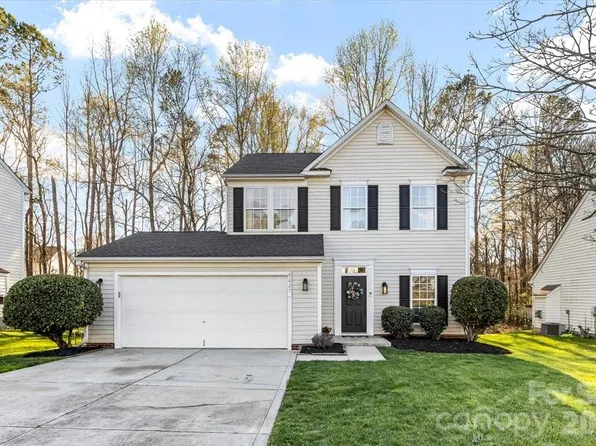 9627 Brookmere Ln, Charlotte, NC 28214