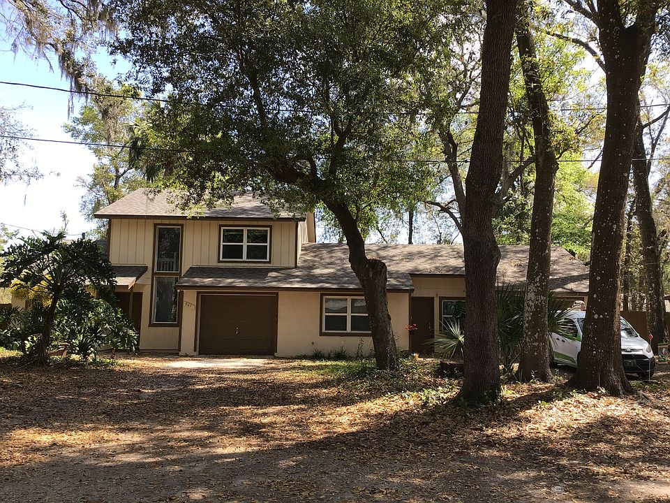 1st image of 961 Lake Ln