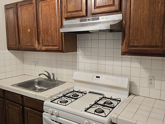 3rd image of 1872 14th St #1