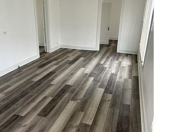 5th image of 2303 Victory Ave