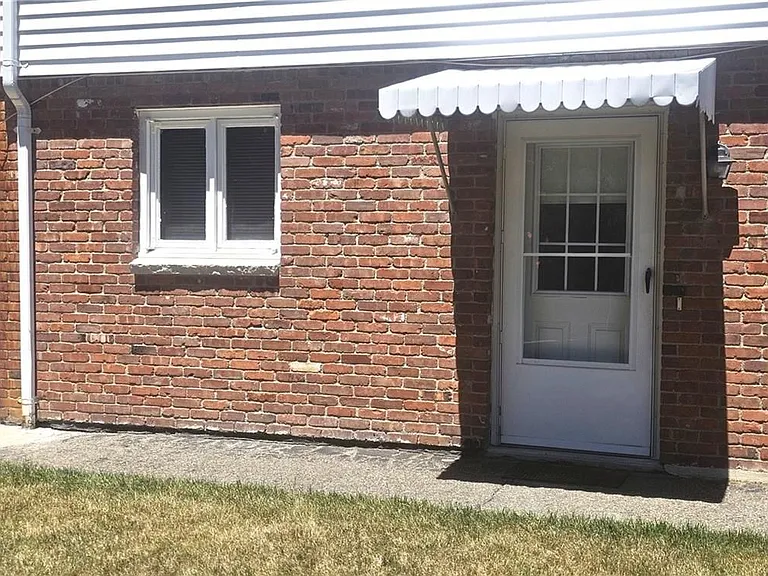 124 Jane St #B — Photo 2