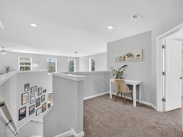 3647 Roseblossom Dr — Photo 29