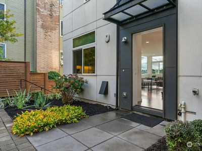 2560 14th Avenue W Unit A, Seattle, WA, 98119