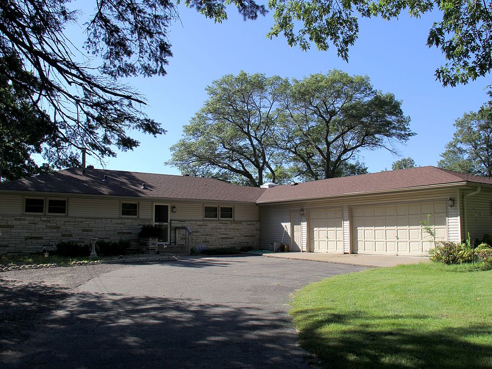 1st image of 18425 Lakeview Point Dr NE