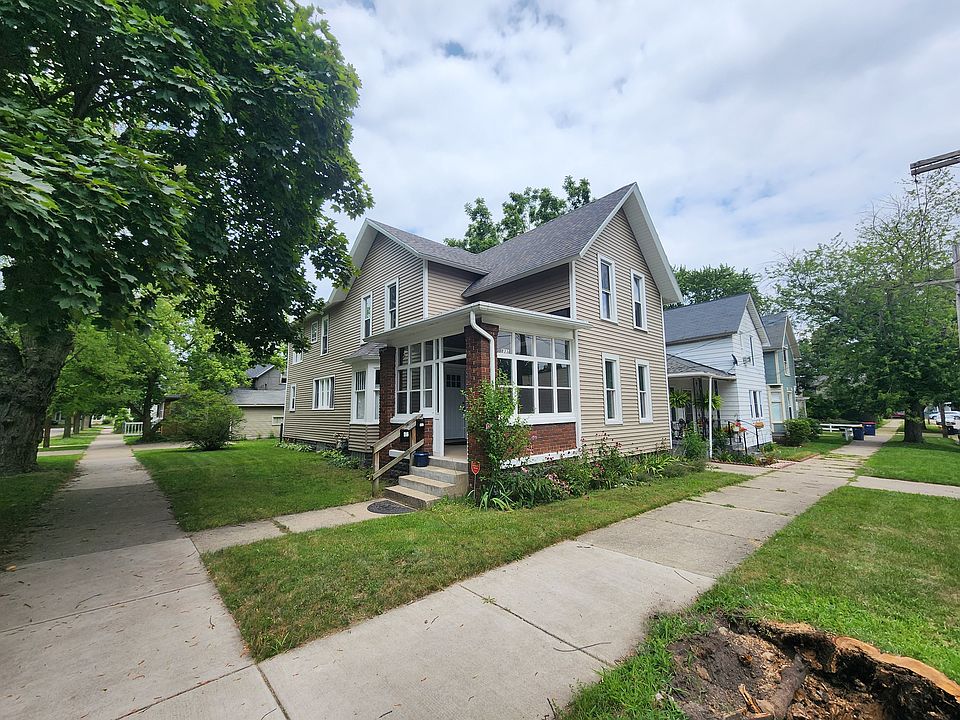 1st image of 833 10th St NW #1