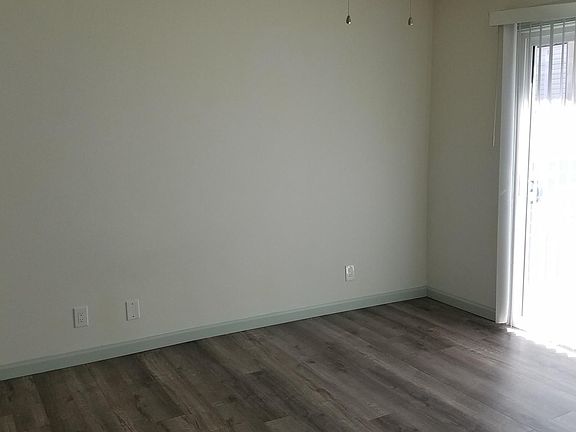 5th image of 1850 11th St APT 5