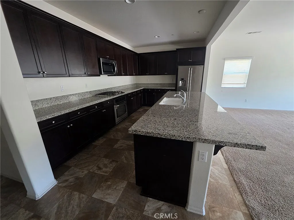 4 bed, 3.5 bath, 2807 sqft, $3,600 — Photo 3