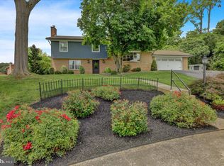 4 Executive Cir, Reading, PA 19606