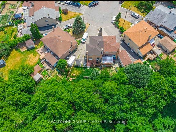 3rd image of 12 Azalea Ct