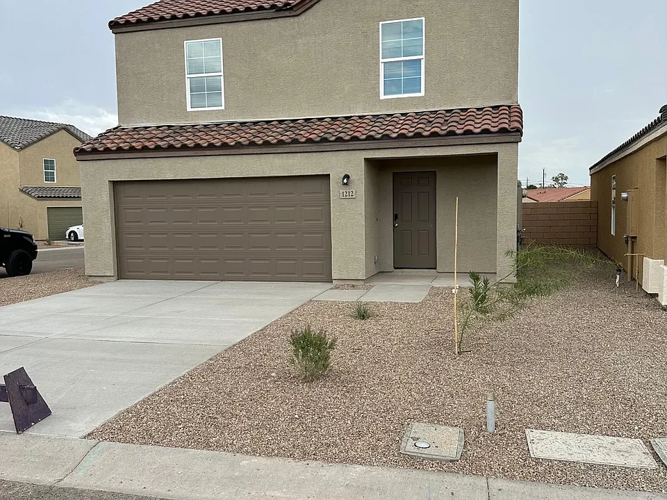 1212 Riverwalk Dr