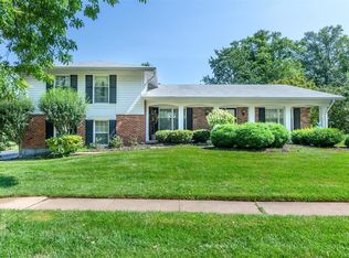 333 Dinsmoor Dr, Chesterfield, MO