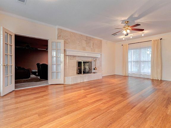 4th image of 11418 Cedarwood Dr