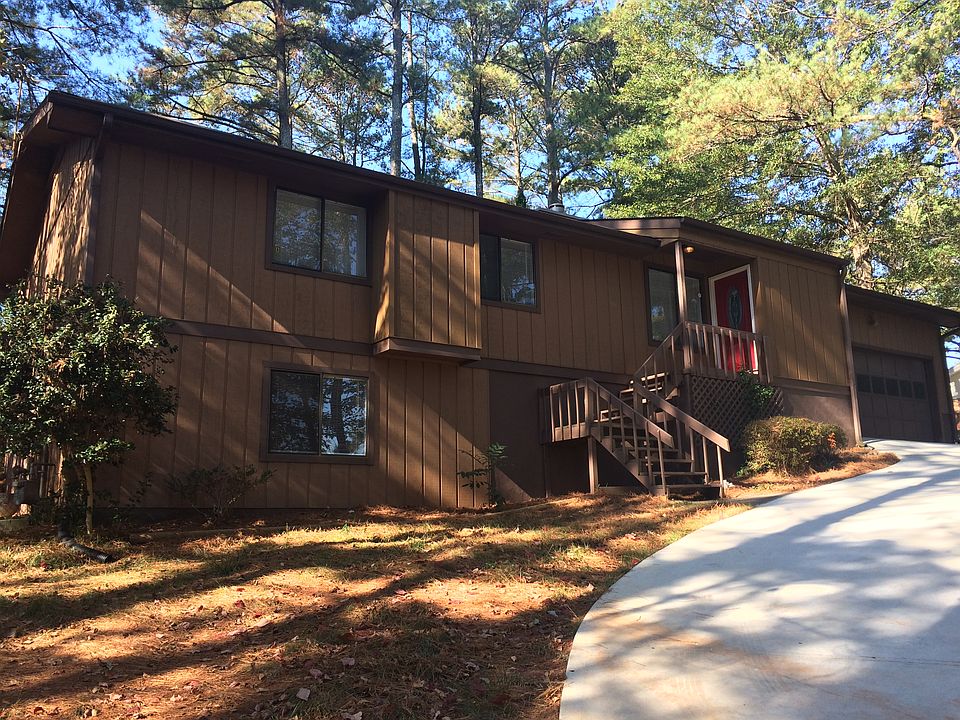 1st image of 501 Village Green Ct